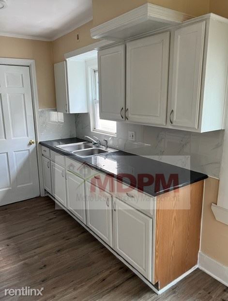 Building Photo - 3 br, 1 bath House - 8630 Greenview Ave