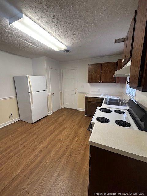 Building Photo - 1005 N Elm St