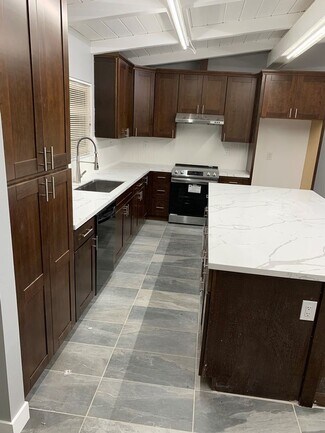 Building Photo - 3228 Vía Altamira