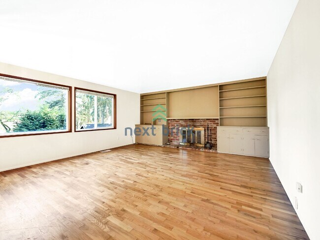 Foto del edificio - Charming Wilburton Home in the Heart of Bellevue