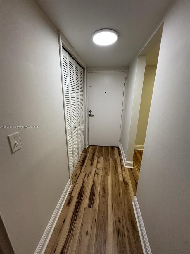 Foto del edificio - 8311 SW 142nd Ave