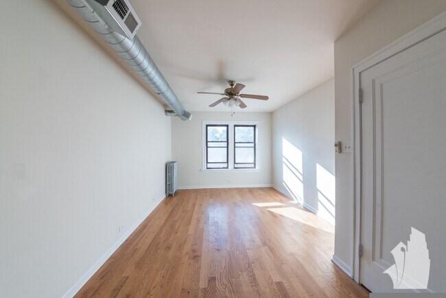 Foto del edificio - 1249 W Henderson St