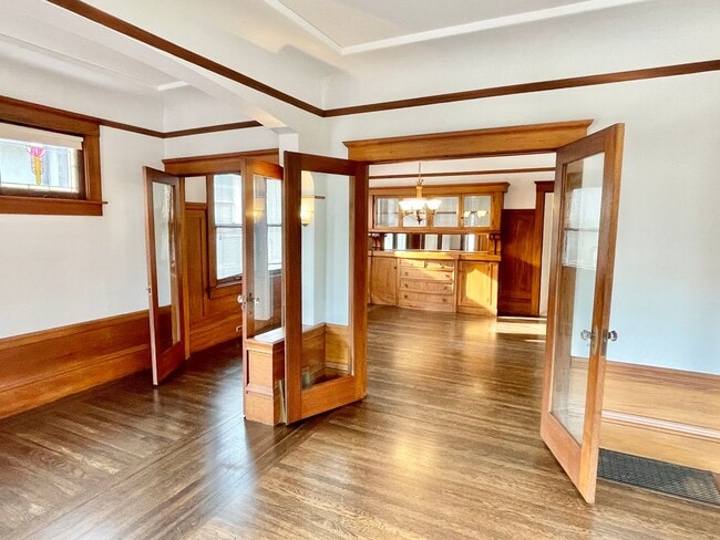 Building Photo - Lovingly Updated 2BR/1BA West Portal Home!...