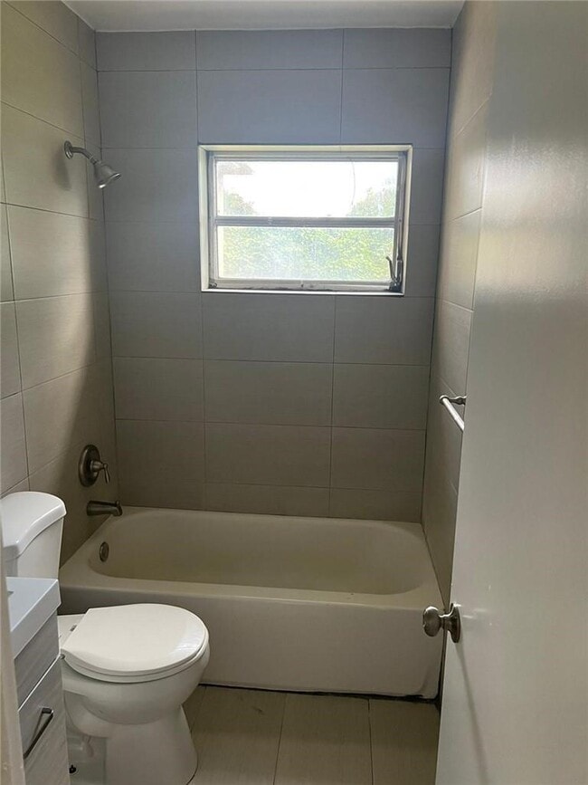 Building Photo - 6817 SW 10th St