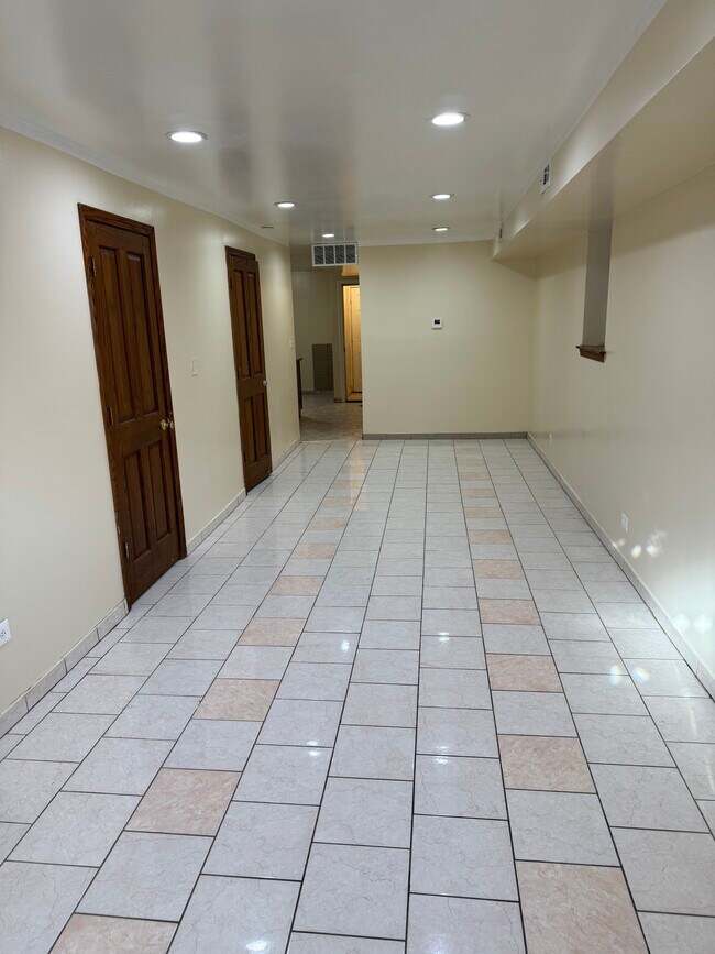 Foto del edificio - 3748 W Cermak Rd