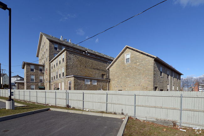 Foto del edificio - Tecumseh Mill Apartments