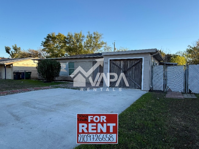 Building Photo - 332 W Mandalay Dr