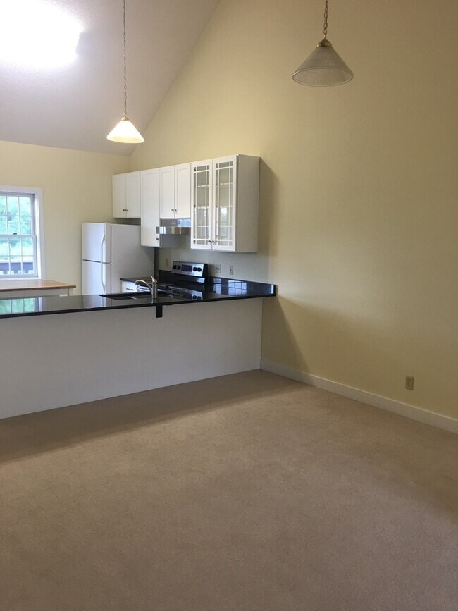 Foto del edificio - 2 bedroom, 2 bath Condo in Madison Park: A...