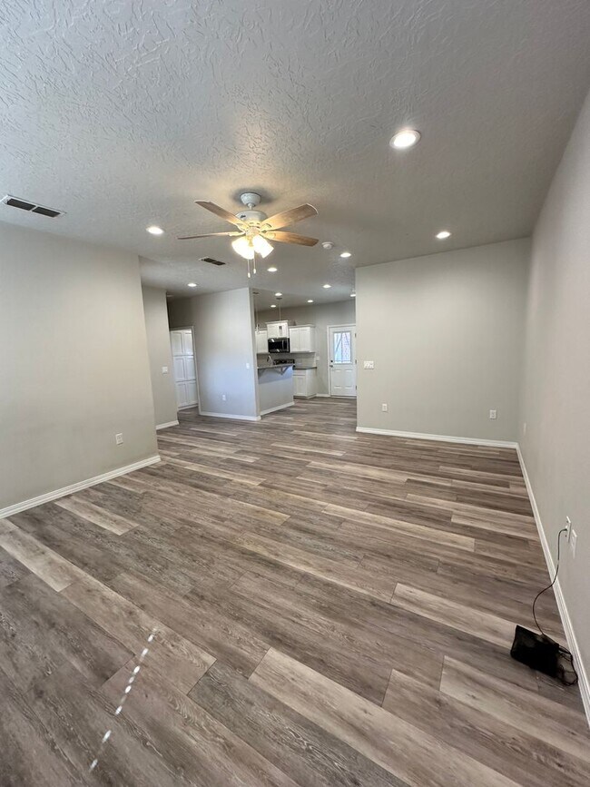 Foto del edificio - Stunning 3 Bed Home! Managed by Owner!