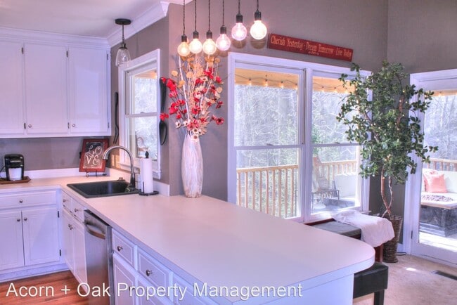 Building Photo - 3 br, 2.5 bath House - 3624 Sunningdale Way