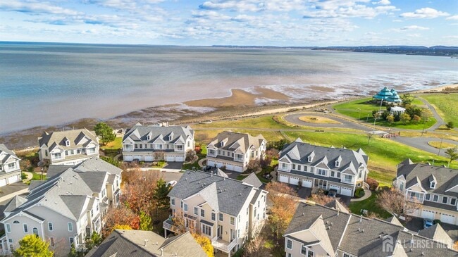 Building Photo - 43 S Shore Dr