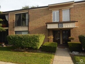 Building Photo - 18447 University Park Dr