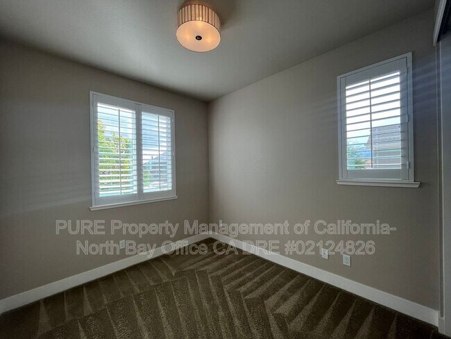Foto del edificio - 3681 Hemlock St