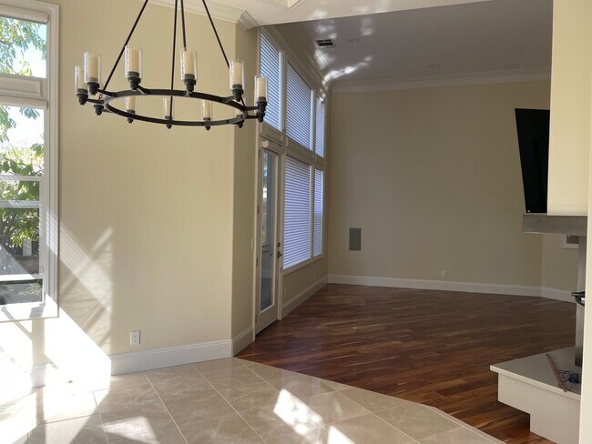 Building Photo - 1027 Mallard Ridge Ct