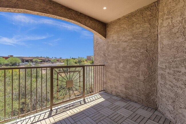 Foto del edificio - 13700 N Fountain Hills Blvd
