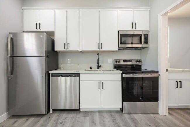 Building Photo - Brand-New & Luxe Downstairs 1-Bed/1-Bath Unit; HALF OFF ONE MONTH'S RENT!