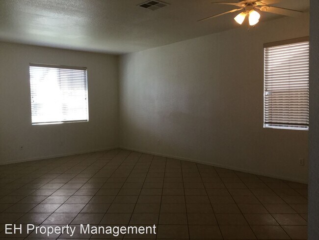 Foto del edificio - 4 br, 2.5 bath House - 6019  Fred Russo Dr