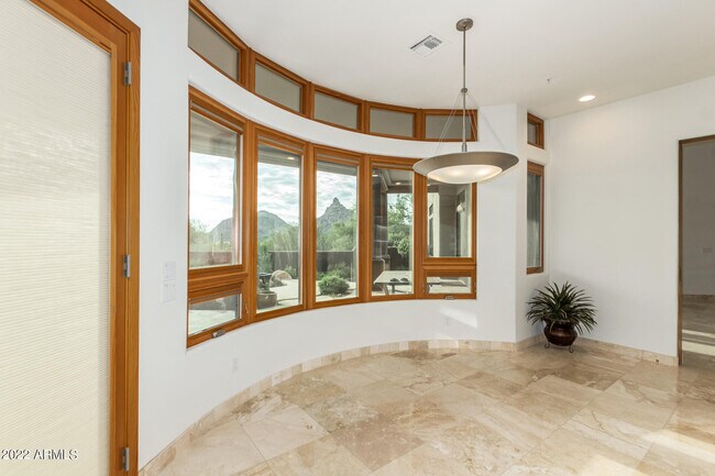 Foto del edificio - 10685 E Cottontail Ln
