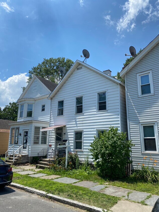 Front of House - 417 7th Ave