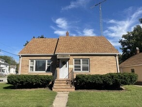 Building Photo - 750 Wright St