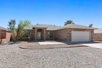 Building Photo - Conveniently Located 4 Bedroom 2 Bath Home