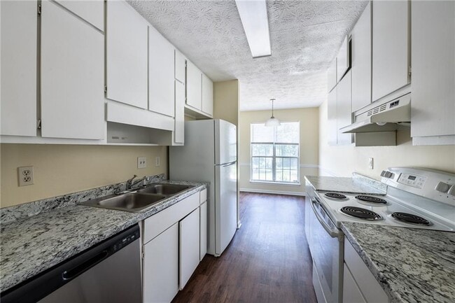 Building Photo - 391 Downing St