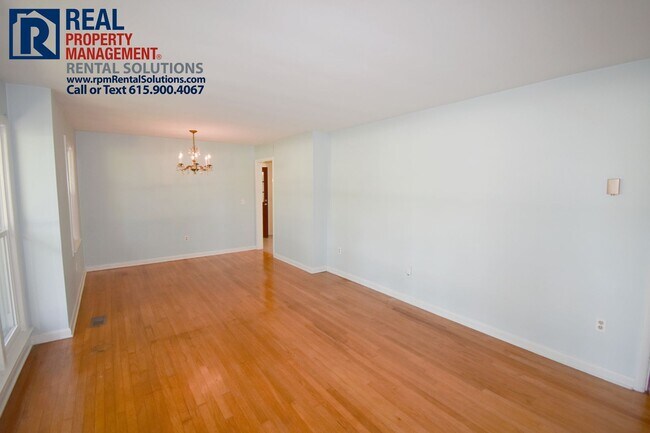 Foto del edificio - 1460 Compton Rd