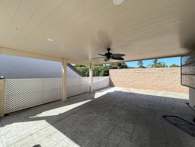 Building Photo - Beautiful 2 story home in Escondido