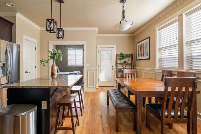 Foto del edificio - 4622 NE Garfield Ave.