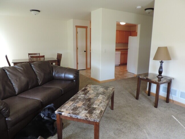 Foto del edificio - "Spacious 4-Bed, 2.5-Bath Gem in Stanley, ND – Discover 1,695 Sq. Ft. FOR SALE!"