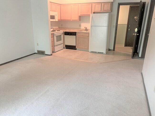 Building Photo - 1706 Granada Dr