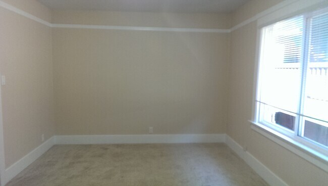 Building Photo - 915 Grand Ave