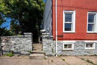 Building Photo - 421 Mechanic St