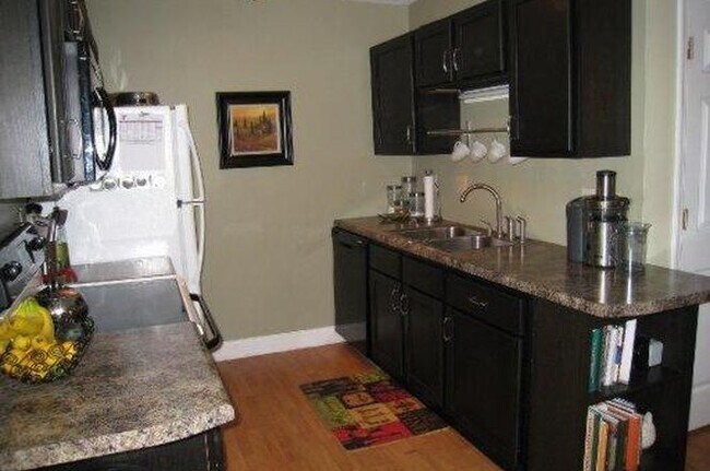 Foto del edificio - 3200 Trace Ct