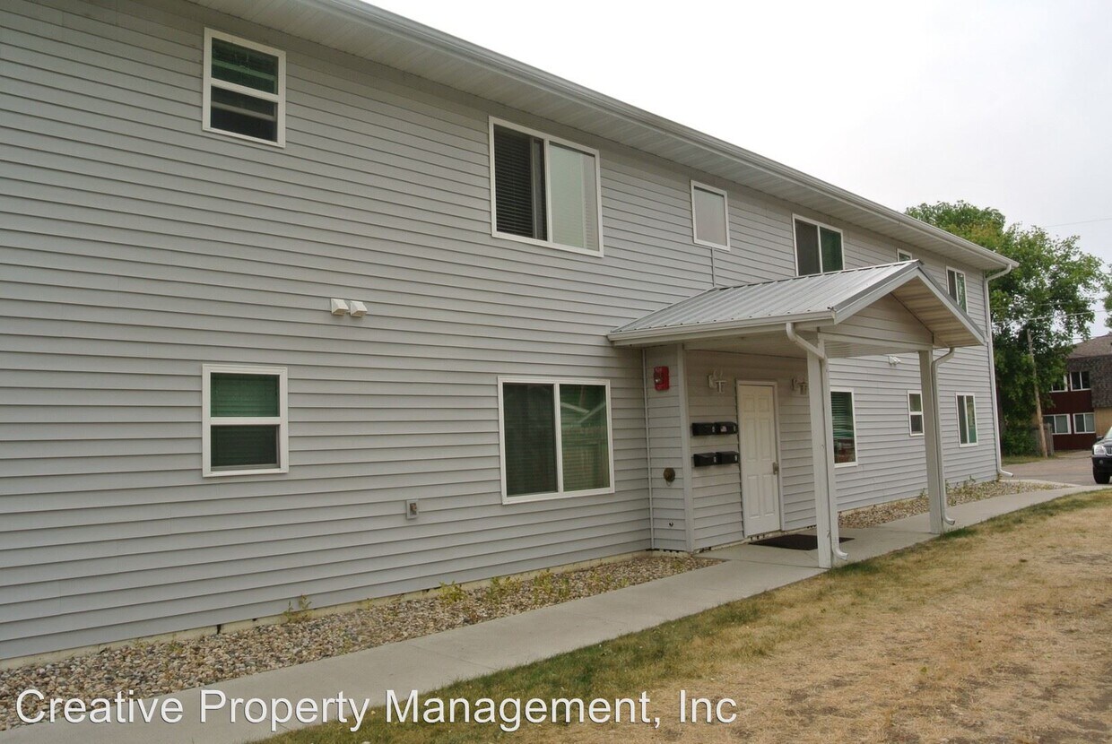 713 3rd St NW, Minot, ND 58703 Room for Rent in Minot, ND