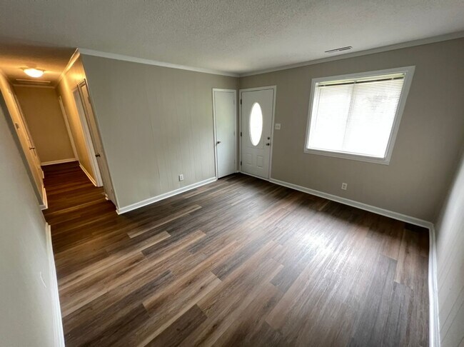 Foto del edificio - Three Bedroom Ranch Home