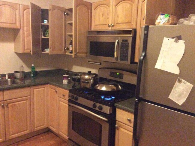 Building Photo - Allston 3 bedroom apartment 9/1