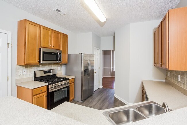 Building Photo - Stunning 4 Bedroom Home in Easley