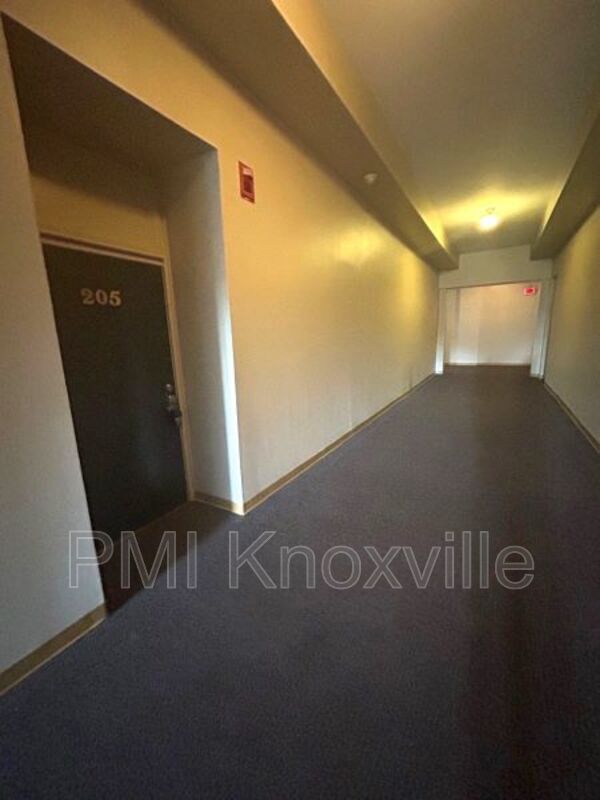 Foto del edificio - 523 N Bertrand St