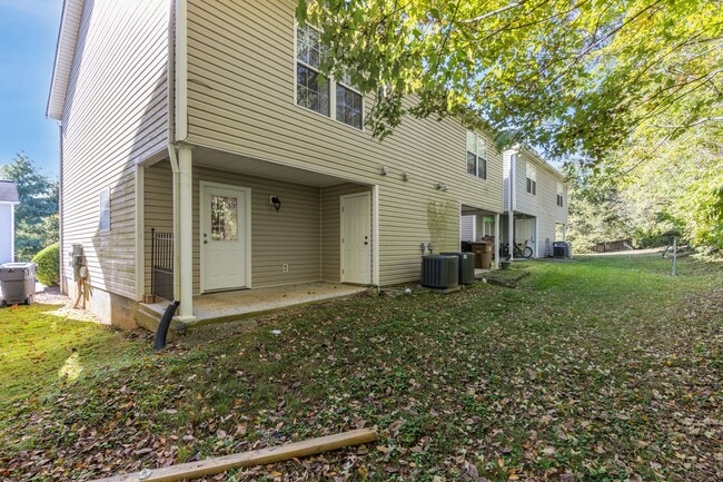 Foto del edificio - Knoxville 37912 - 2 bedroom, 1.5 bath Cond...