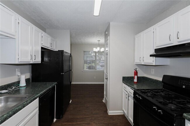 Foto del edificio - 7215 Crestside Dr