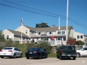 Building Photo - 184 Shore Rd