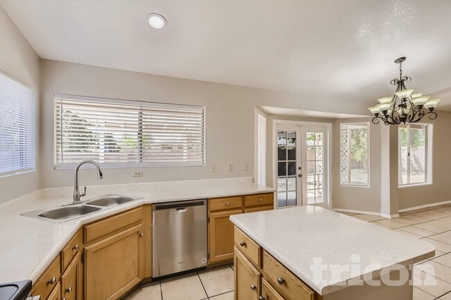 Building Photo - 8511 W Orange Dr