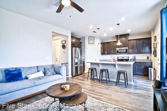 Building Photo - 2 br, 2.5 bath House - 3238 Brookberry Ln
