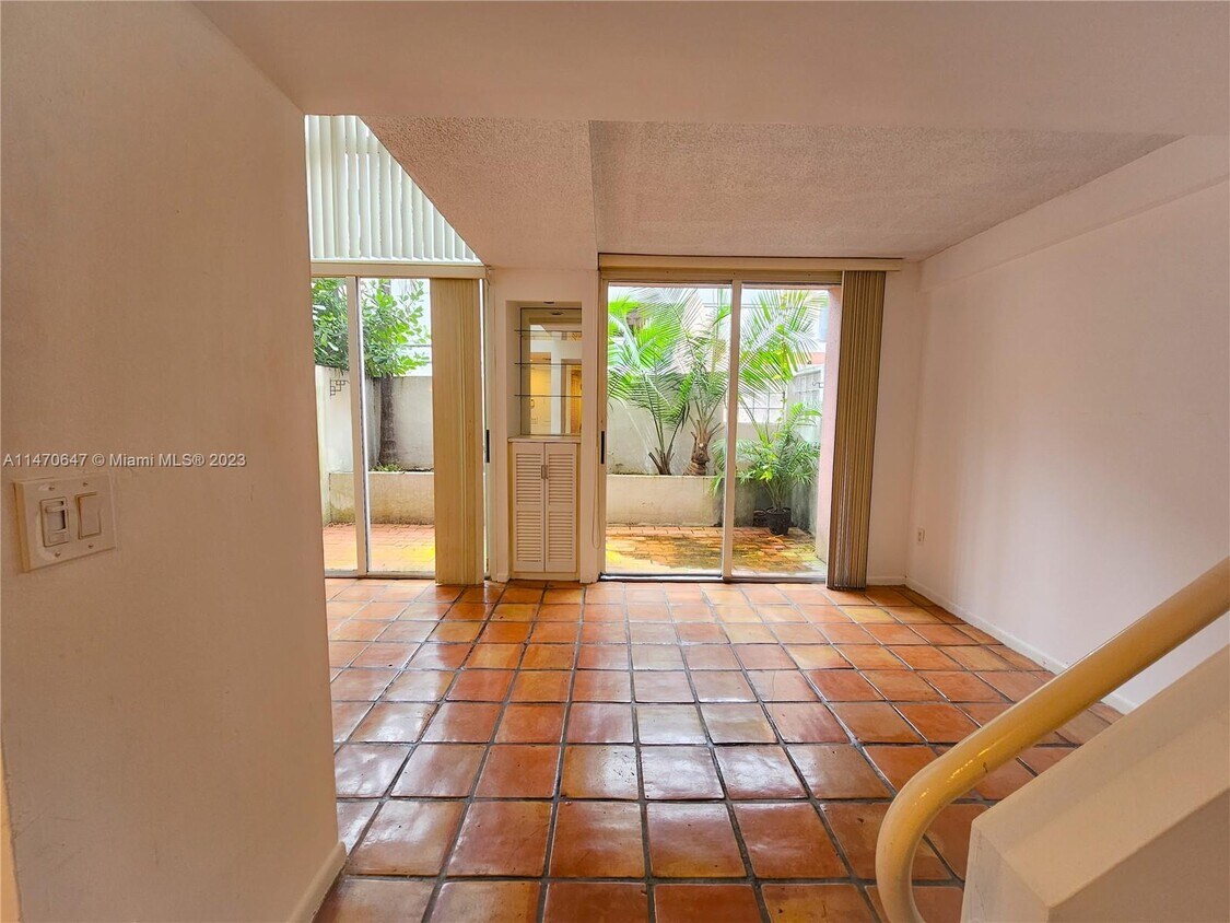 Foto principal - 2801 Florida Ave