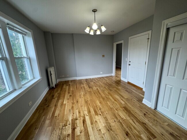 Foto del edificio - 4560 W George St