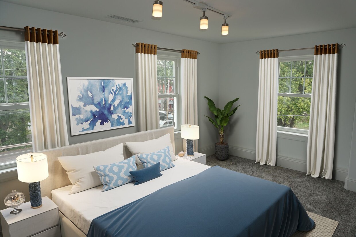 Building Photo - Recently Renovated 2 Bed / 1 Bath in Colle...