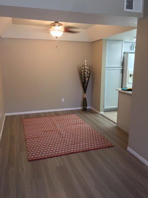 Foto principal - 839 S Westwood