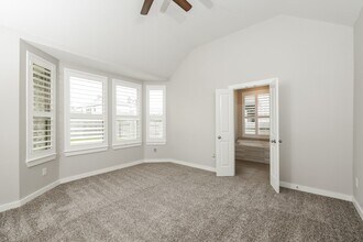 Building Photo - 235 Aster View Ct