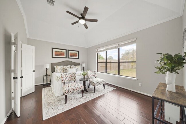 Building Photo - 714 Coggins Point Way